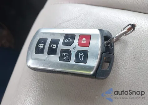 2012 Toyota Sienna Xle V6 8 Passenger z USA, uszkodzony, nr VIN 5TDYK3DC9CS221195